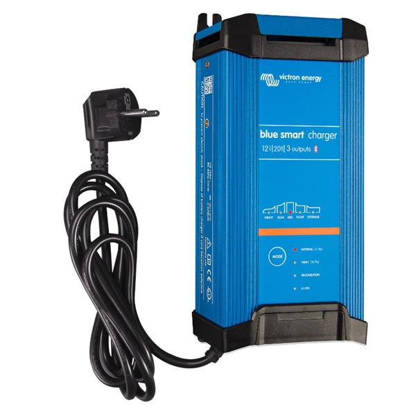 Victron Blue Smart IP22 12V/20A 3 uitgangen